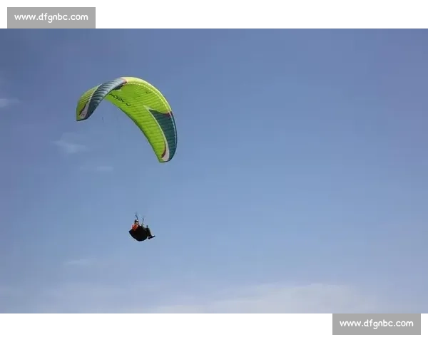 逐风蓝天竞技梦想全国滑翔伞精英挑战赛巅峰对决荣耀启航盛会 - 副本 (12) - 副本 - 副本